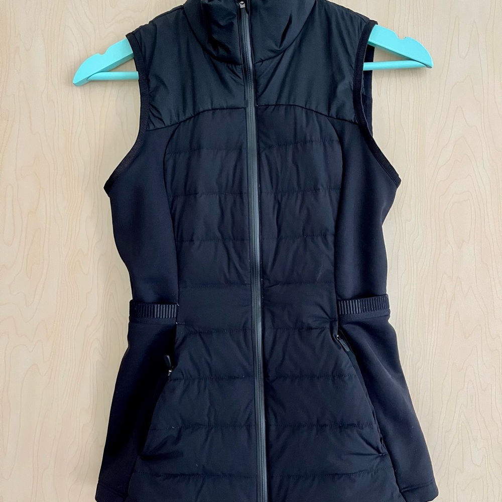 Lululemon Down for it all vest! Size 2. Minimal wear. Inside tags have been cut.